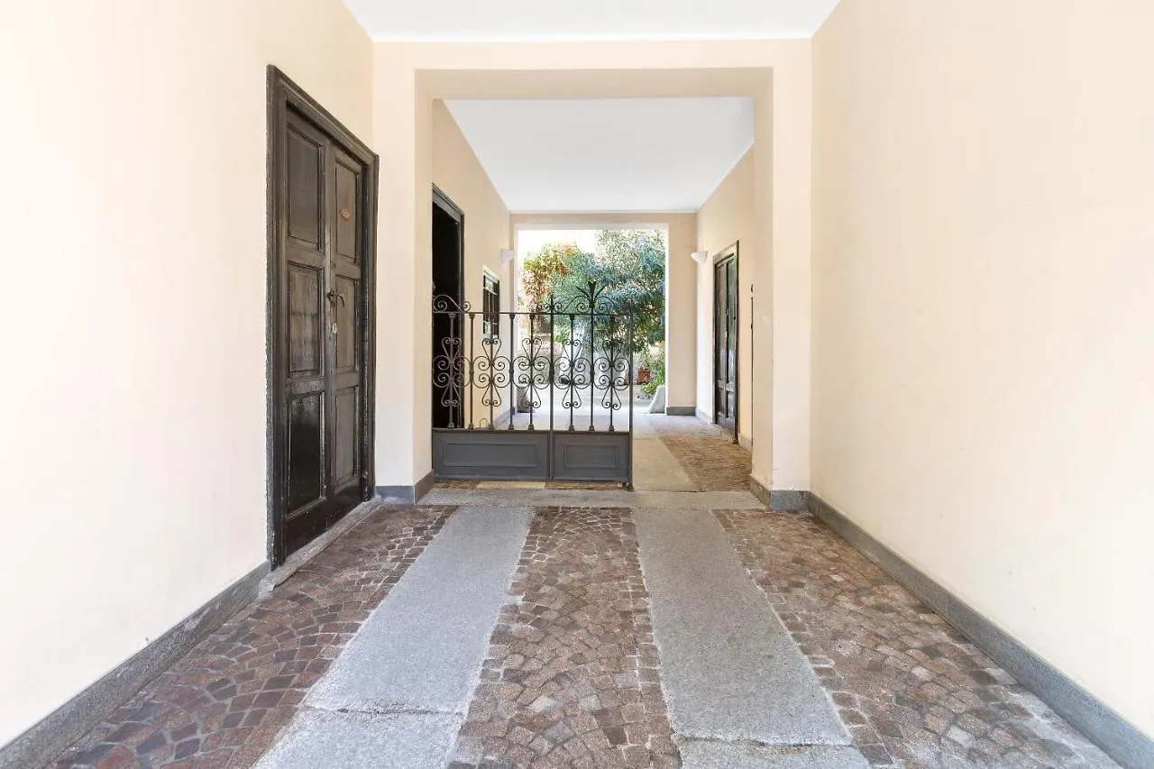 Corso Vercelli Elegant Apartment Milan