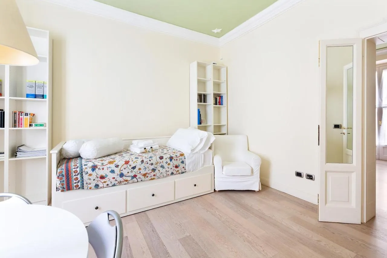 Corso Vercelli Elegant Apartment Milan Italy