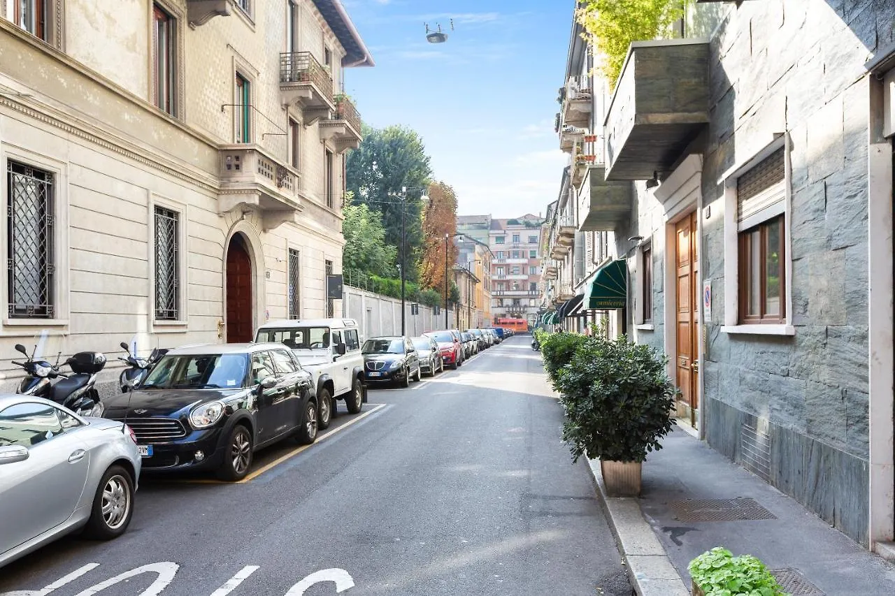 Corso Vercelli Elegant Apartment Milan 0*,  Italy